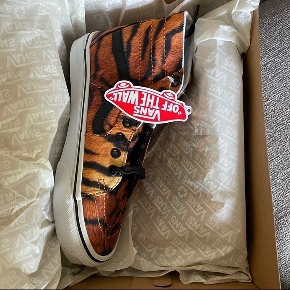 Vans Shoes - NWT Vans SK8 Hi Tapered Skate Shoes Tiger Animal Print